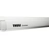 Thule Omnistor 5200 Wit 350 Mystic Grey Cassetteluifel 1 Thule Omnistor 5200 Wit 350 Mystic Grey Cassetteluifel -Thule 577748 577748 images main thule omnistor 5200 box white ecommerce 4