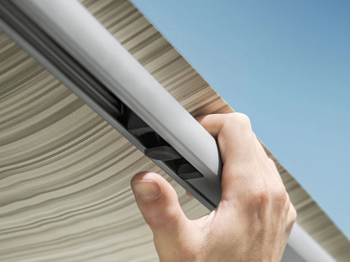 Thule Omnistor 1200 230 Mystic Grey Zakluifel 7 Thule Omnistor 1200 230 Mystic Grey Zakluifel - Afbeelding 5